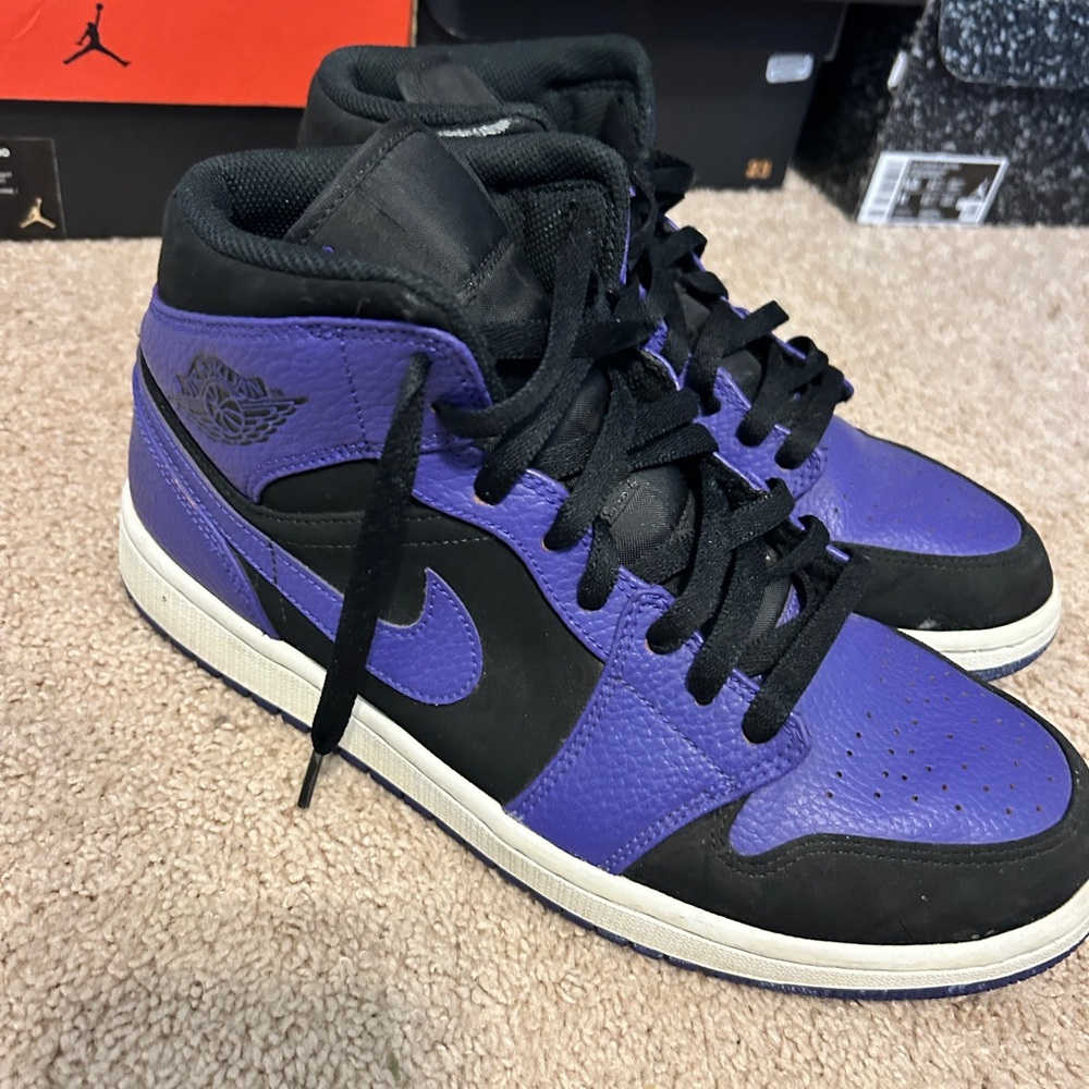 Jordan 1 Mid Dark Concord